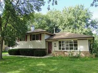810 Helen Ave, South Elgin, IL 60177