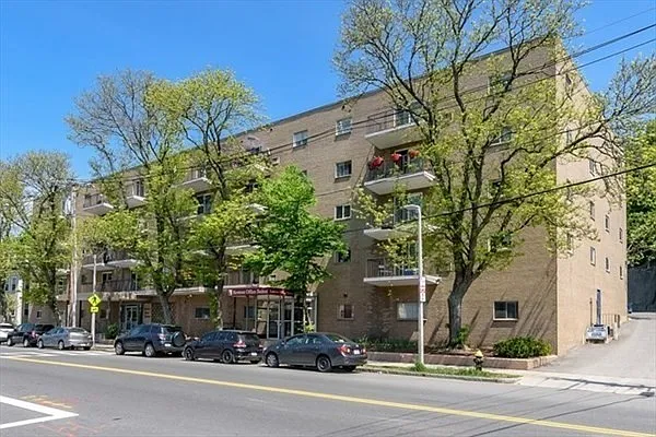121 Tremont St #1A — Photo 1