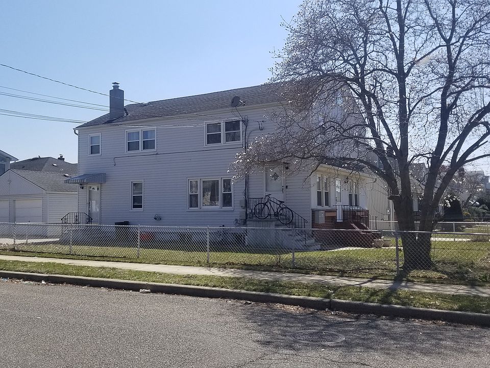 1st image of 221 Clement Ave