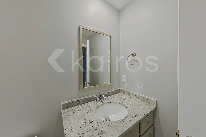 371 Angela St — Photo 7