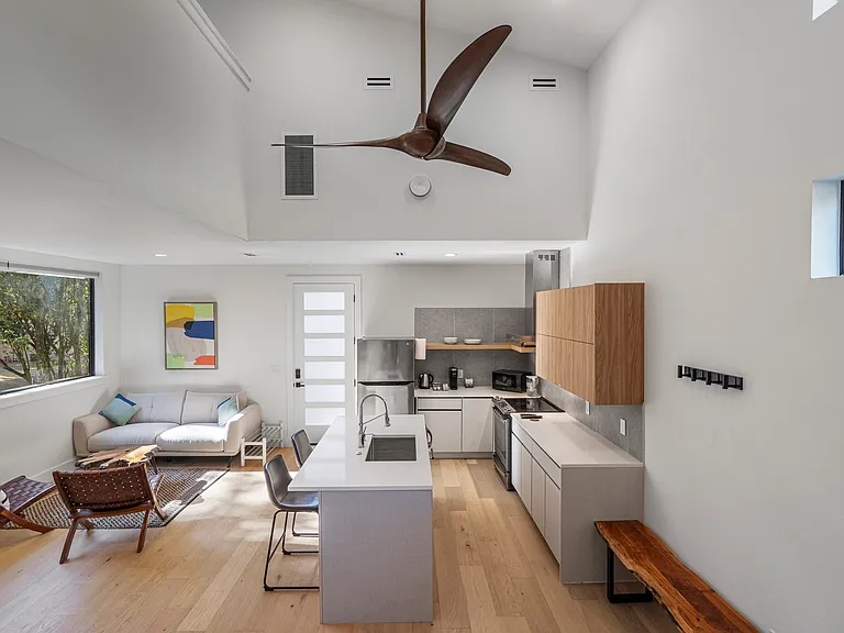 1100 Romeria Dr — Photo 14