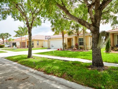 1998 NW 208th Way, Pembroke Pines, FL, 33029