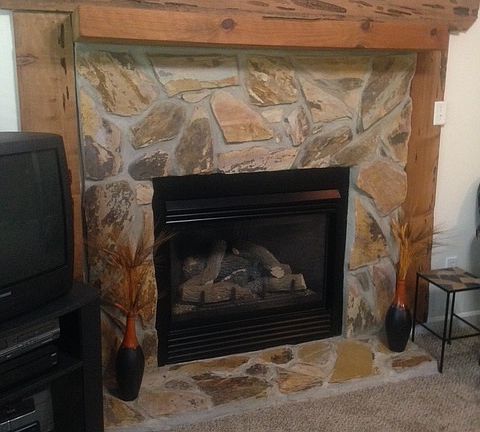 Gas log fireplace