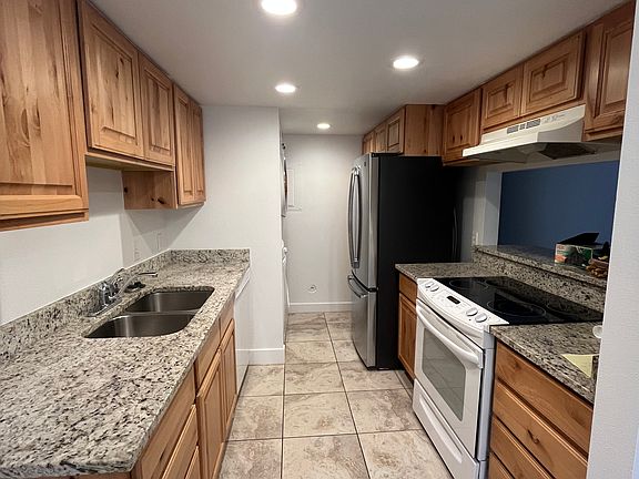 2nd image of 1452 E Foxboro Dr #1
