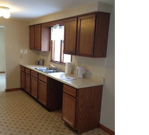 5th image of 1931 Creekside Dr