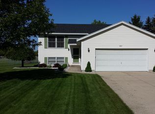 6957 Eric Ave, Jenison, MI 49428