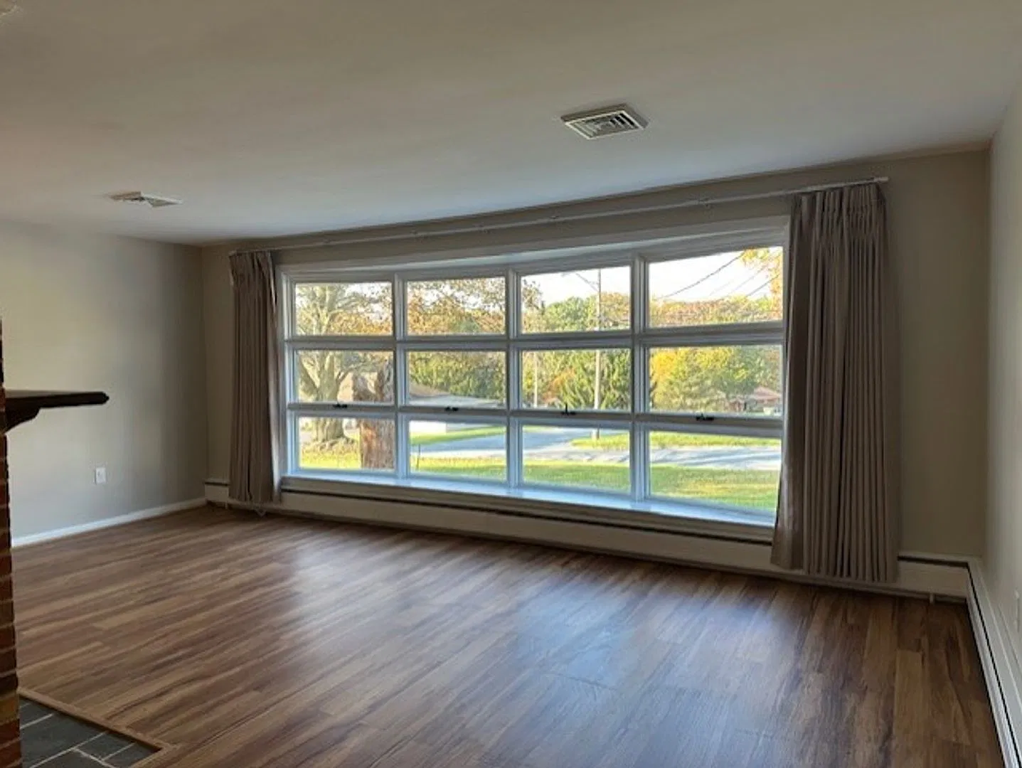 This 3-bedroom, 2.5-bath home in Harrisburg, PA offers a practical layout with comfortable featur... — Photo 4