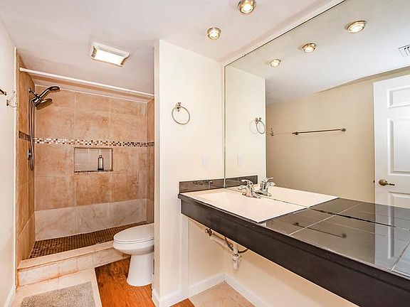 4th image of 4941 Puritan Cir