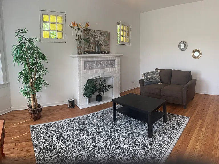 2031 N Humboldt Blvd — Photo 2