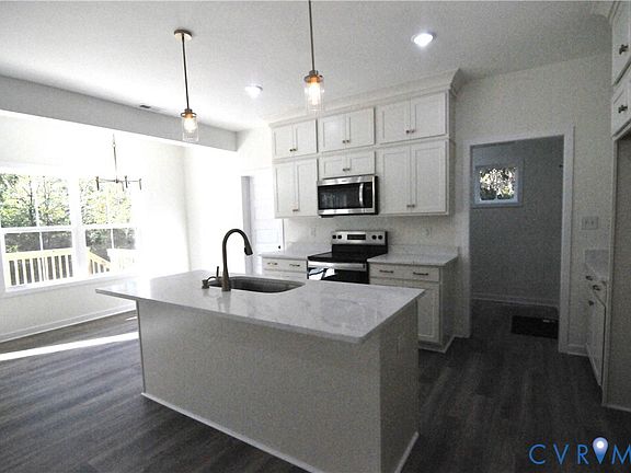 5th image of 106 Pine Ridge Ln