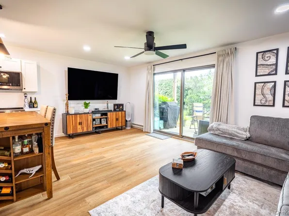 1 anchorage way way #1101, Freeport, NY 11520