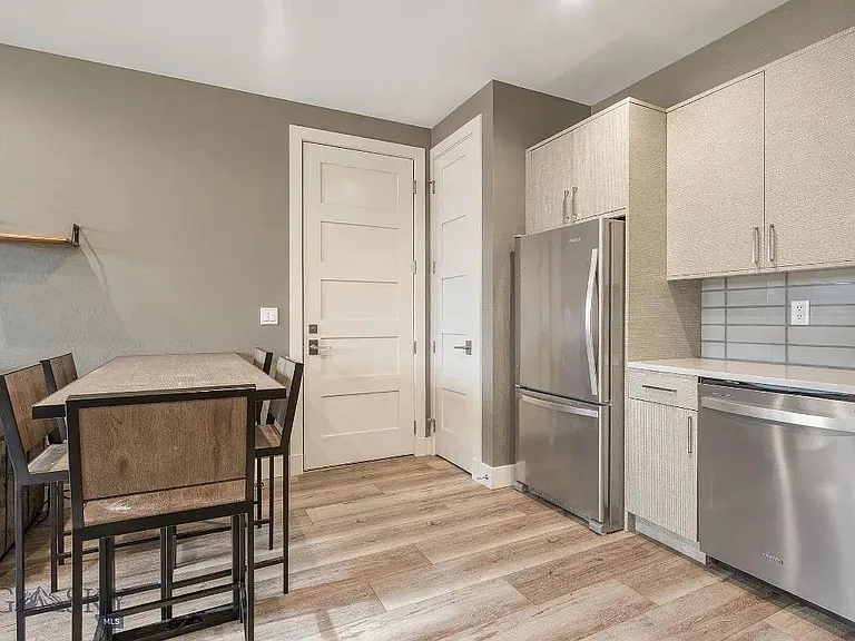 7511 Highnoon Way — Photo 2