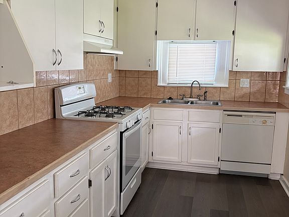 2nd image of 719 NE 4th St