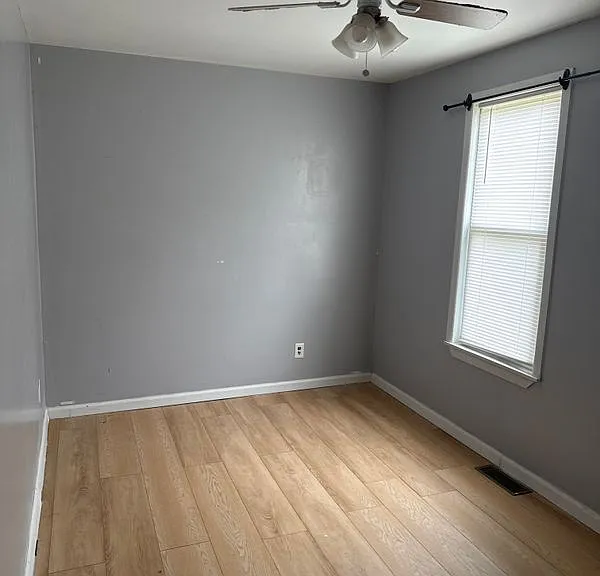 1820 Spencer Ave — Photo 6