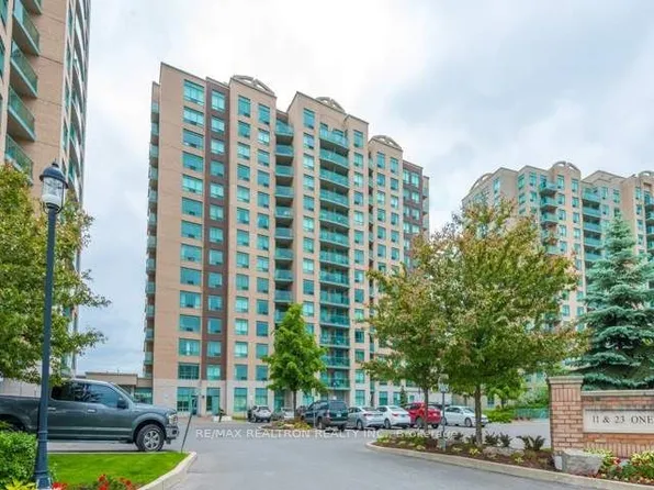 23 Oneida Cres #Penthouse 13, Richmond Hill, ON L4B 0A2