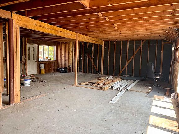 4th image of 2514 Riviera Ln