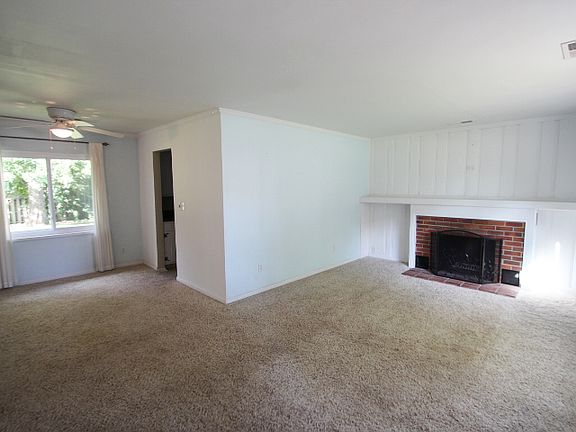 2nd image of 513 Earnshaw Dr