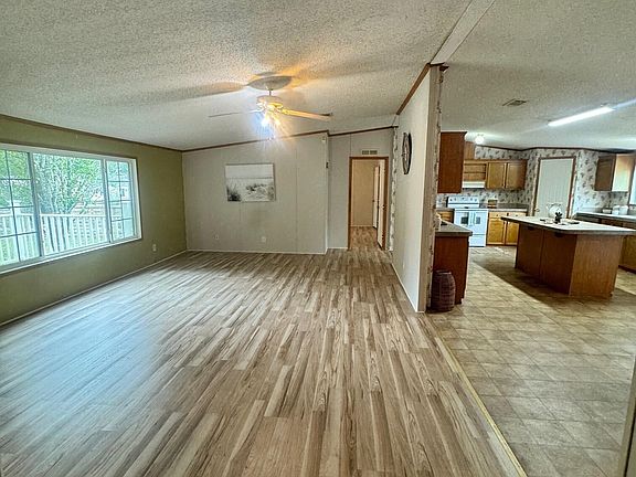2nd image of 1862 Princess Ln