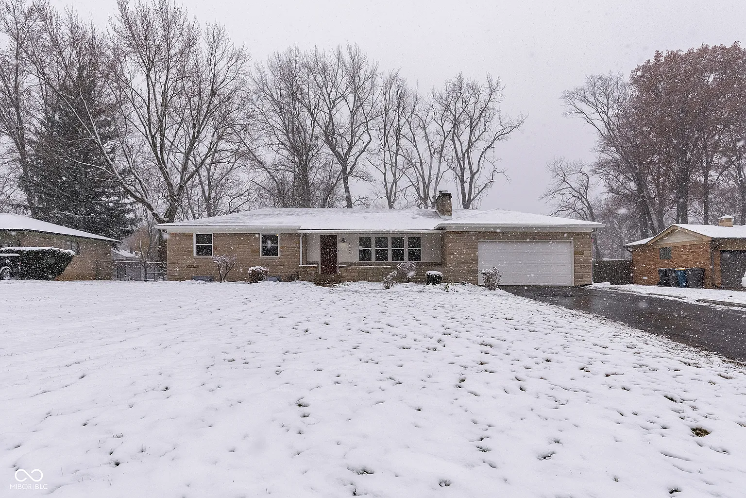 5335 Ashbourne Ln photo 1
