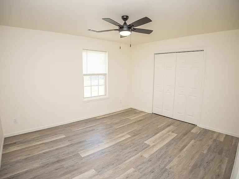 325 S Summit Dr #A — Photo 23