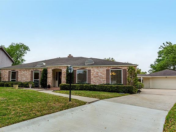 3rd image of 3115 Briar Ct