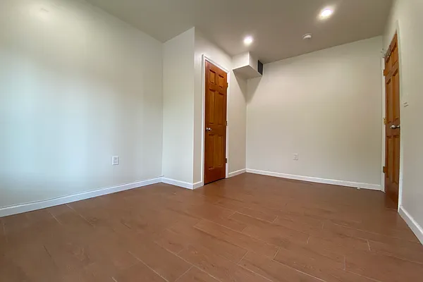 Rented by Douglas Elliman | media 26