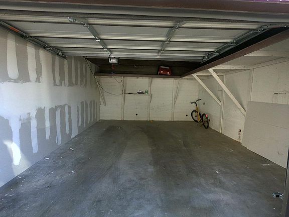 4th image of 316 N Bonnie Brae St #101