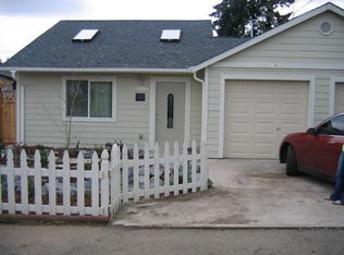 1129 1/2 W 16th St, Pt Angeles, WA 98363