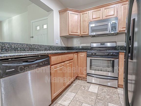 4th image of 24141 Del Monte Dr Unit 243
