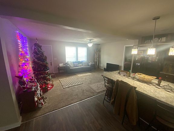 3rd image of 4211 Laurel