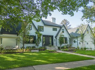 235 W Cook Ave, Libertyville, IL