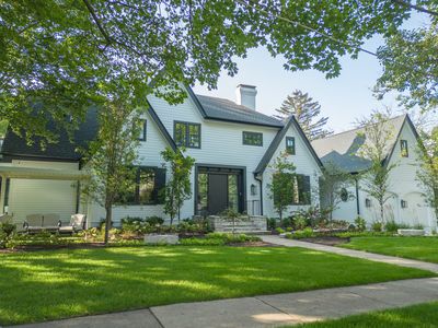235 W Cook Ave, Libertyville, IL, 60048