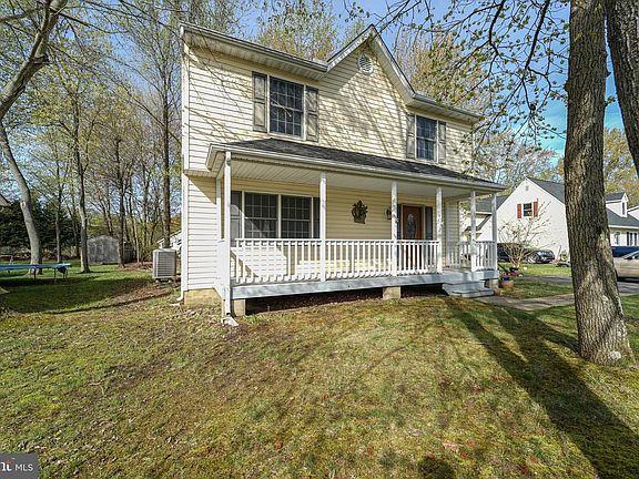 4th image of 729 Davol Rd