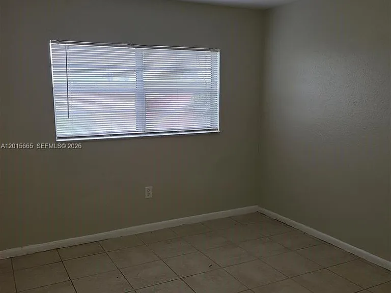 5100 SW 41st St #322 — Photo 6