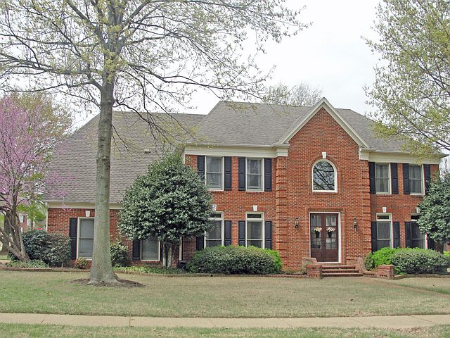 1st image of 595 Windsor Park Ln