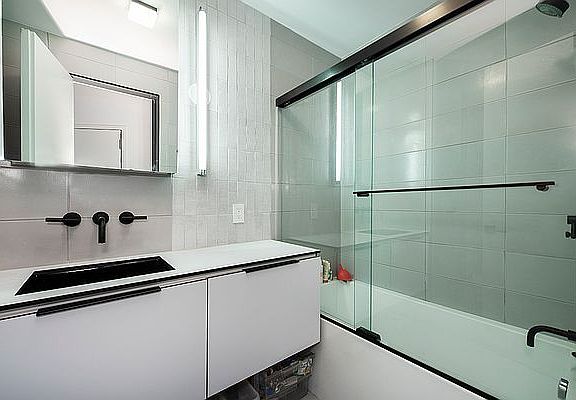 5th image of 61 3rd Pl Floor 2
