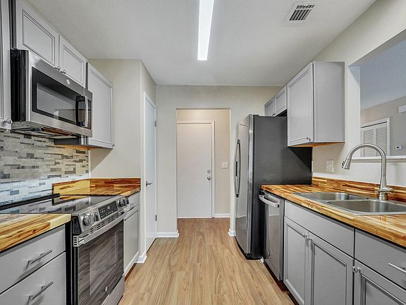 4th image of 608 Waterwood Dr