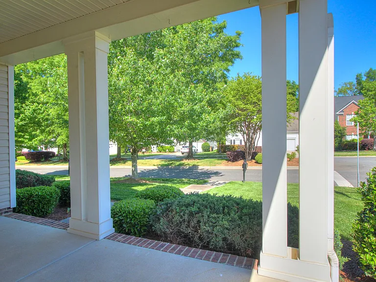 4001 Fountainbrook Dr — Photo 30