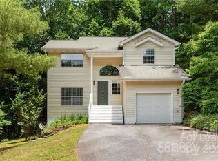 13 Tarragon Pl, Flat Rock, NC 28731