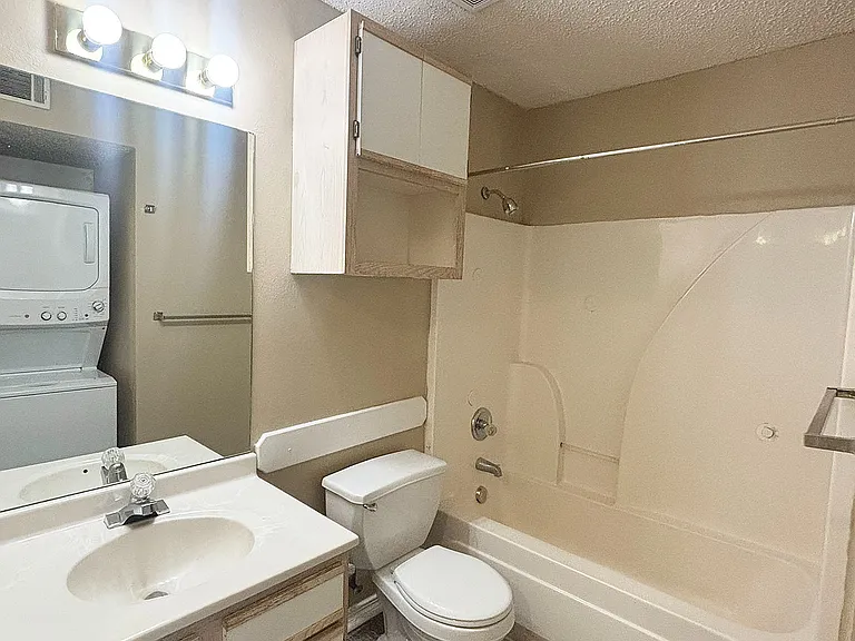 Maple - Bathroom