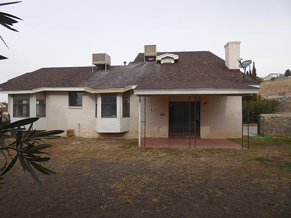 4th image of 800 Hempstead Dr
