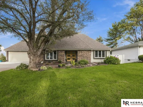 1025 N 145th Cir, Omaha, NE 68154