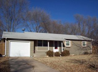 300 E 8th St, Halstead, KS 67056