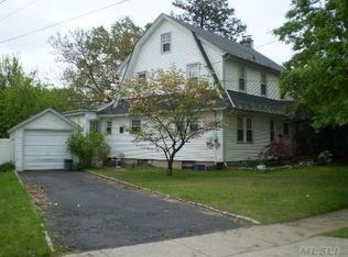 2881 Davison St, Oceanside, NY 11572