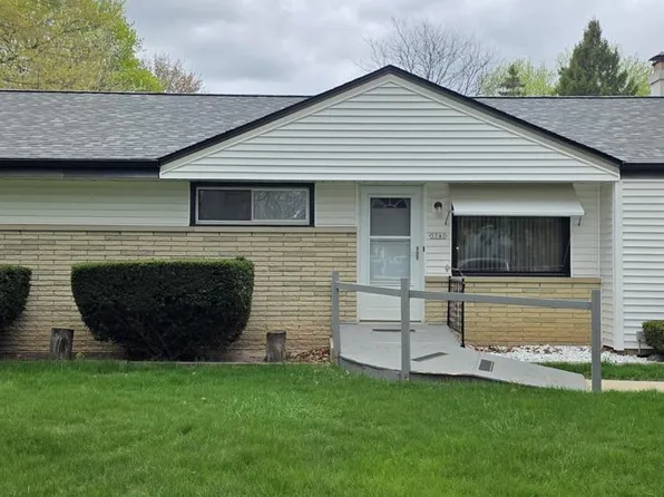 5741 S 40th STREET, Greenfield, WI 53221