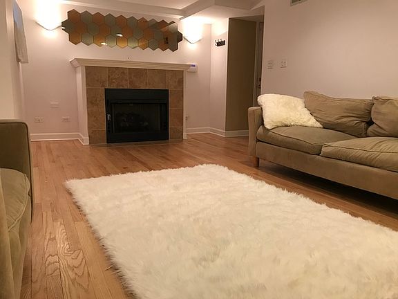3rd image of 4707 N Kenmore Ave