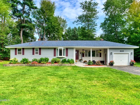 215 Pine Grove Dr, Pittsfield, MA 01201