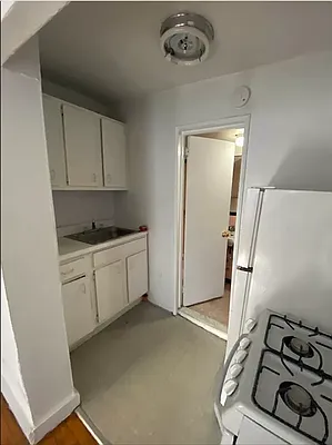 Rented by Ethan Blinder, LREB | media 3