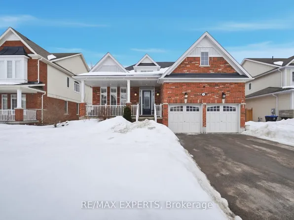 11 Collier Cres, Essa, ON L3W 0M7