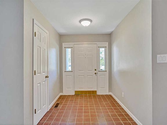 2nd image of 632 E Argonne Dr